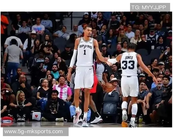 文班崛起助马刺超越独行侠季后赛前景堪忧引发关注