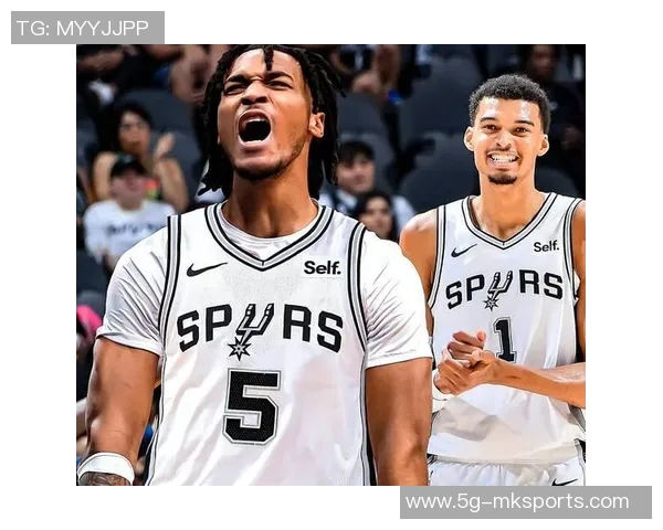 卡斯尔强调提升落位速度以便为文班亚马创造更大空间应对包夹挑战 卡斯尔强调提升落位速度以便为文班亚马创造更大空间应对包夹挑战