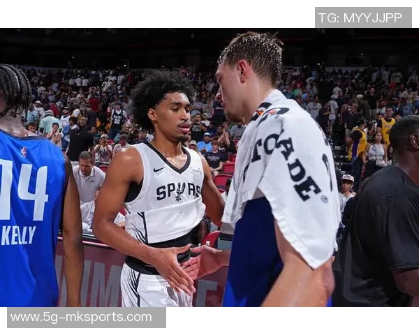 榜眼哈珀19分钟高效表现12中8砍下17分罚球状态稍逊仅中1球