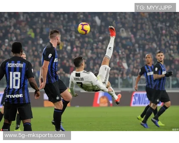 过年欢乐夜摩根感叹精彩时刻C罗再展绝技倒钩进球引热议 过年欢乐夜摩根感叹精彩时刻C罗再展绝技倒钩进球引热议